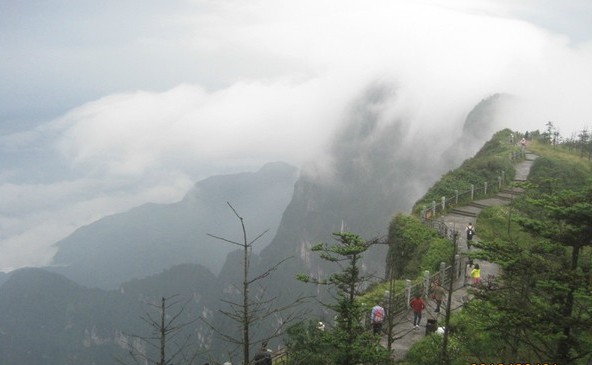 成都、九寨溝、黃龍、樂山、峨眉山雙飛7天**4星